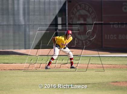Thumbnail 2 in El Modena @ Esperanza photogallery.