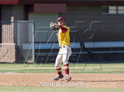 Thumbnail 1 in El Modena @ Esperanza photogallery.