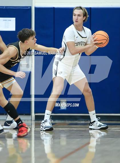 Thumbnail 1 in Crespi vs  Calabasas (7th Annual West Valley Tip-off Classic) photogallery.