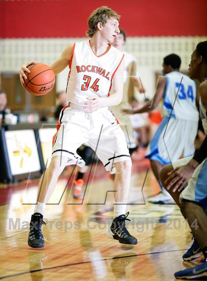 Thumbnail 2 in Rockwall vs. Wilmer-Hutchins (DFW Metroplex Challenge) photogallery.