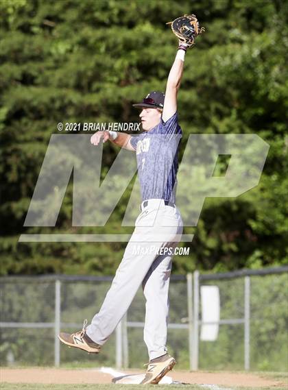 Thumbnail 3 in St. Stephens vs. Cuthbertson (NCHSAA 3A 2nd Round) photogallery.