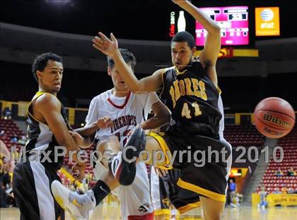 Thumbnail 2 in Marcos de Niza vs. Chaparral (AIA 5A-II State Tournament) photogallery.