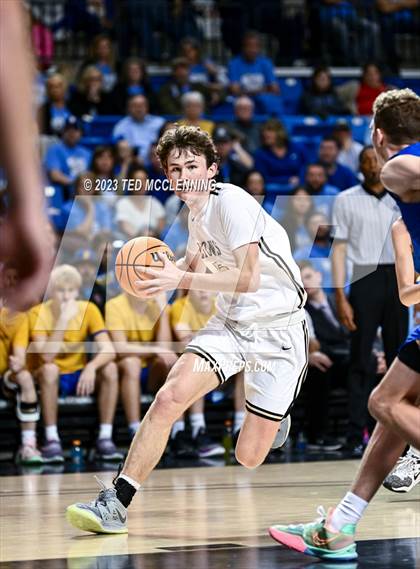 Thumbnail 1 in Manila vs. Bergman (AAA 3A State Final) photogallery.