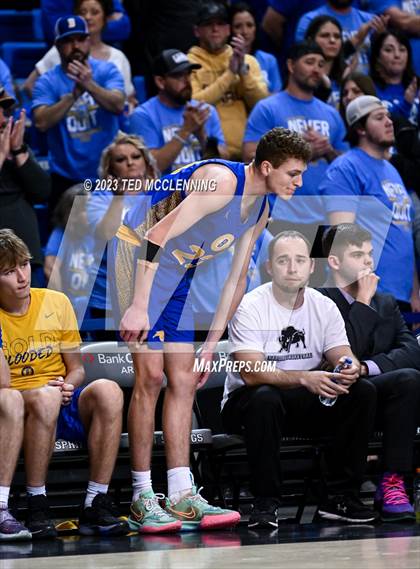 Thumbnail 2 in Manila vs. Bergman (AAA 3A State Final) photogallery.