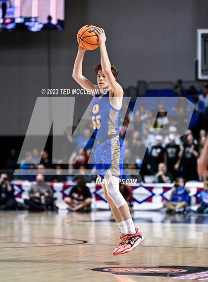 Thumbnail 1 in Manila vs. Bergman (AAA 3A State Final) photogallery.
