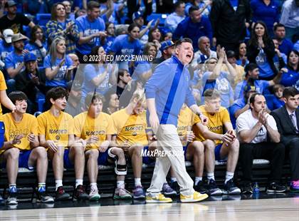 Thumbnail 1 in Manila vs. Bergman (AAA 3A State Final) photogallery.