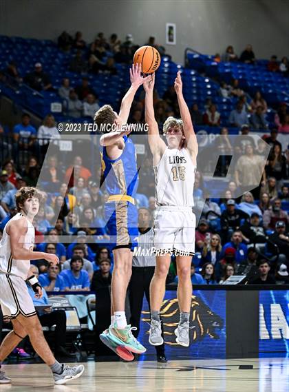 Thumbnail 3 in Manila vs. Bergman (AAA 3A State Final) photogallery.