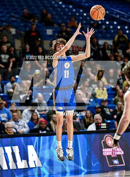 Thumbnail 2 in Manila vs. Bergman (AAA 3A State Final) photogallery.