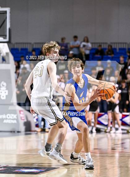 Thumbnail 3 in Manila vs. Bergman (AAA 3A State Final) photogallery.