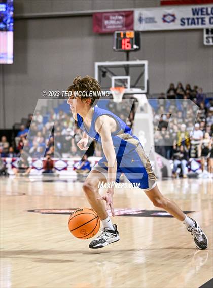 Thumbnail 2 in Manila vs. Bergman (AAA 3A State Final) photogallery.