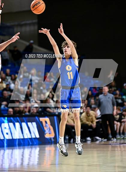 Thumbnail 3 in Manila vs. Bergman (AAA 3A State Final) photogallery.