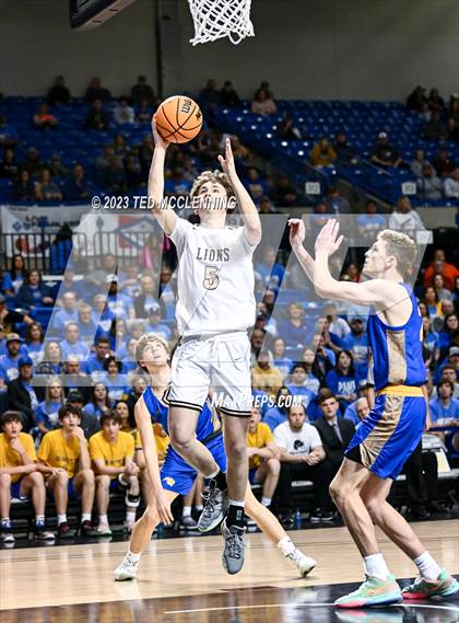 Thumbnail 2 in Manila vs. Bergman (AAA 3A State Final) photogallery.