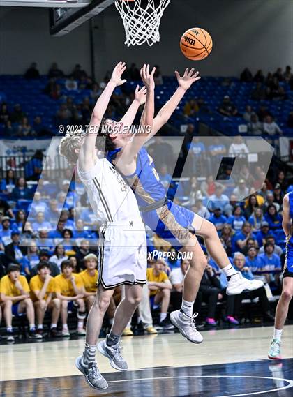 Thumbnail 2 in Manila vs. Bergman (AAA 3A State Final) photogallery.