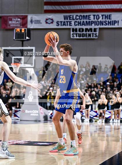 Thumbnail 1 in Manila vs. Bergman (AAA 3A State Final) photogallery.