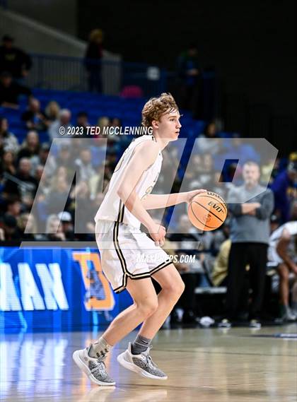 Thumbnail 1 in Manila vs. Bergman (AAA 3A State Final) photogallery.