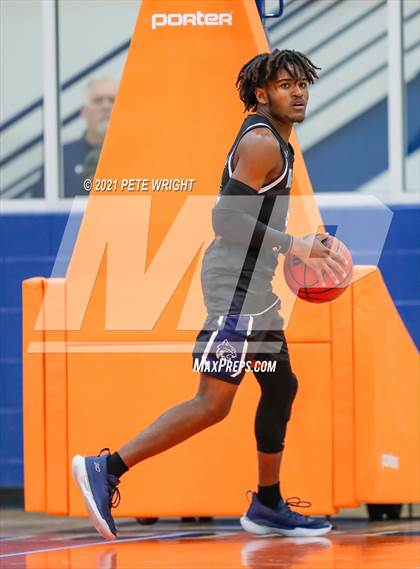 Thumbnail 2 in Manatee vs Sarasota Boys Basketball Allstar Game photogallery.