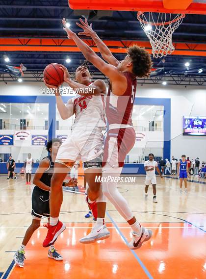 Thumbnail 2 in Manatee vs Sarasota Boys Basketball Allstar Game photogallery.