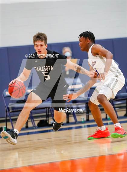 Thumbnail 3 in Manatee vs Sarasota Boys Basketball Allstar Game photogallery.
