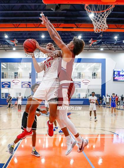 Thumbnail 1 in Manatee vs Sarasota Boys Basketball Allstar Game photogallery.
