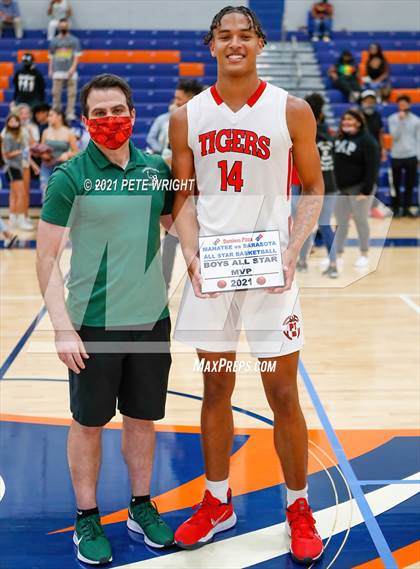Thumbnail 1 in Manatee vs Sarasota Boys Basketball Allstar Game photogallery.