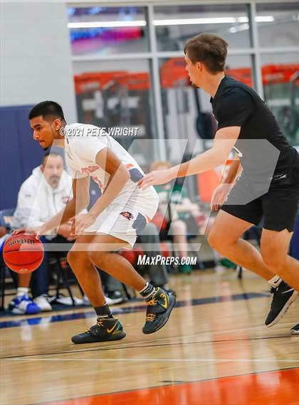 Thumbnail 2 in Manatee vs Sarasota Boys Basketball Allstar Game photogallery.