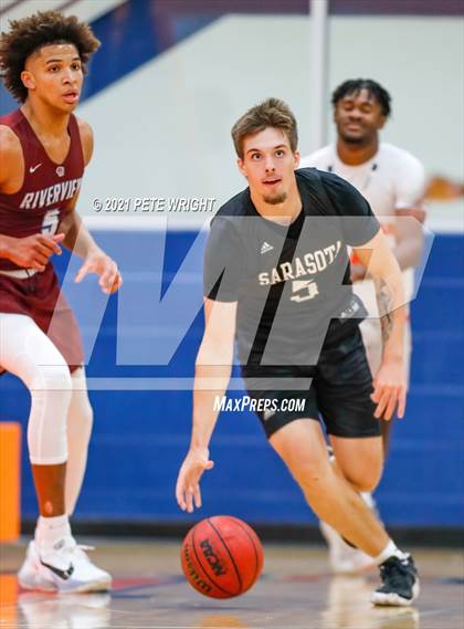 Thumbnail 1 in Manatee vs Sarasota Boys Basketball Allstar Game photogallery.