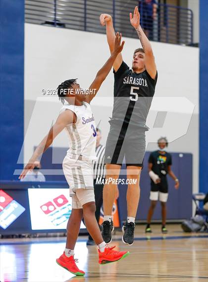 Thumbnail 2 in Manatee vs Sarasota Boys Basketball Allstar Game photogallery.