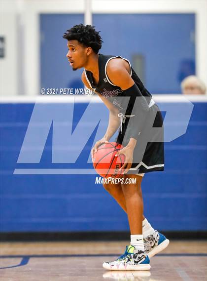Thumbnail 1 in Manatee vs Sarasota Boys Basketball Allstar Game photogallery.