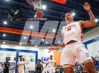 Thumbnail 2 in Manatee vs Sarasota Boys Basketball Allstar Game photogallery.