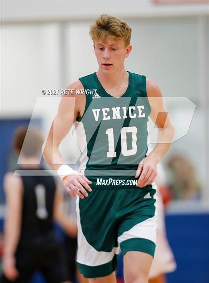 Thumbnail 3 in Manatee vs Sarasota Boys Basketball Allstar Game photogallery.