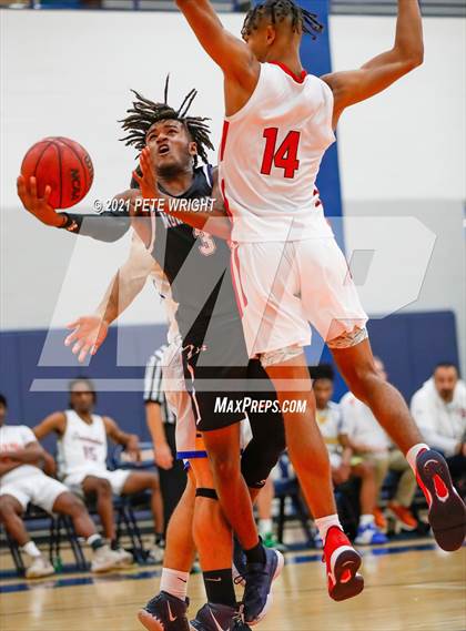 Thumbnail 1 in Manatee vs Sarasota Boys Basketball Allstar Game photogallery.