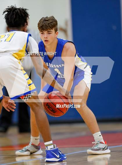Thumbnail 1 in Manatee vs Sarasota Boys Basketball Allstar Game photogallery.