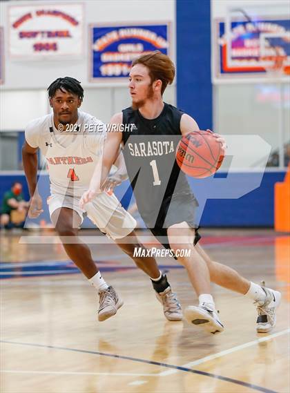 Thumbnail 3 in Manatee vs Sarasota Boys Basketball Allstar Game photogallery.