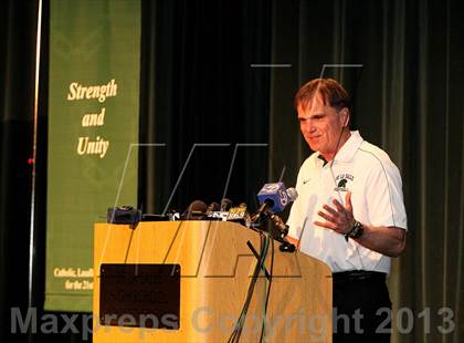 Thumbnail 2 in De La Salle's Bob Ladouceur press conference photogallery.