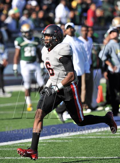 Thumbnail 1 in Coppell vs. DeSoto (UIL 5A Division 1 Area Playoff) photogallery.