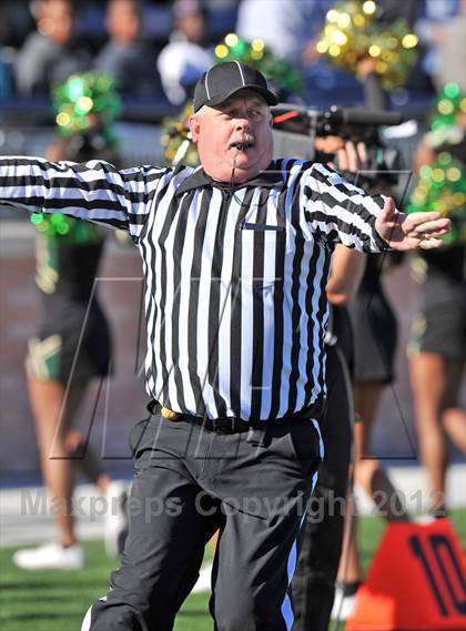 Thumbnail 2 in Coppell vs. DeSoto (UIL 5A Division 1 Area Playoff) photogallery.