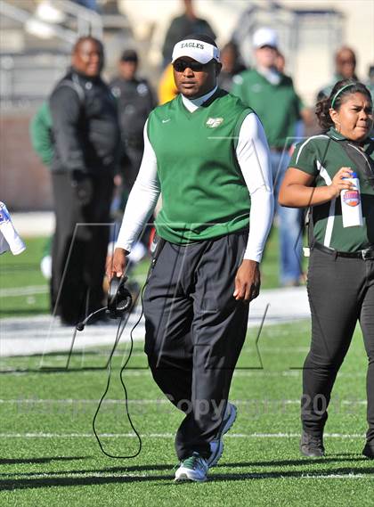 Thumbnail 3 in Coppell vs. DeSoto (UIL 5A Division 1 Area Playoff) photogallery.