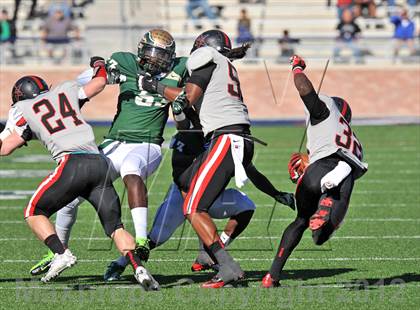 Thumbnail 3 in Coppell vs. DeSoto (UIL 5A Division 1 Area Playoff) photogallery.