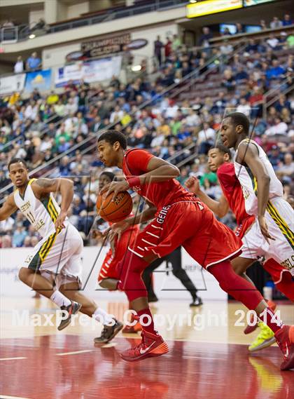 Thumbnail 2 in Seton LaSalle vs. Constitution (PIAA Class AA Final) photogallery.