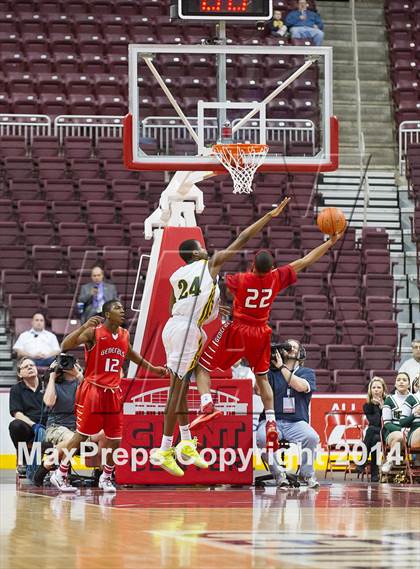 Thumbnail 2 in Seton LaSalle vs. Constitution (PIAA Class AA Final) photogallery.