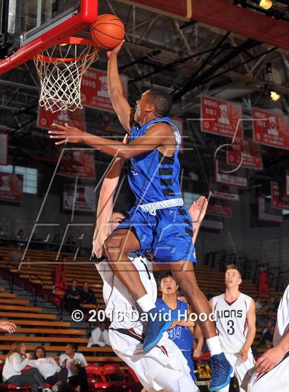 Thumbnail 3 in Windward vs. JSerra Catholic (Nike Extravaganza) photogallery.