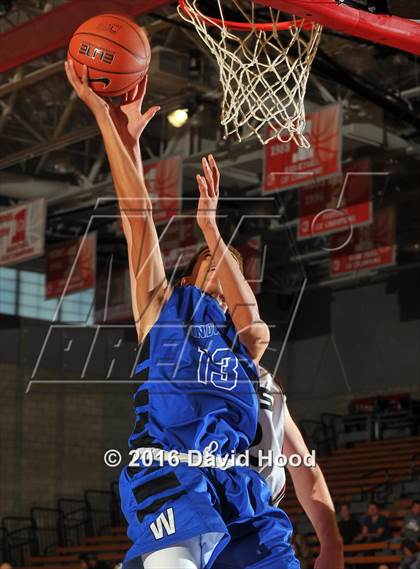 Thumbnail 2 in Windward vs. JSerra Catholic (Nike Extravaganza) photogallery.