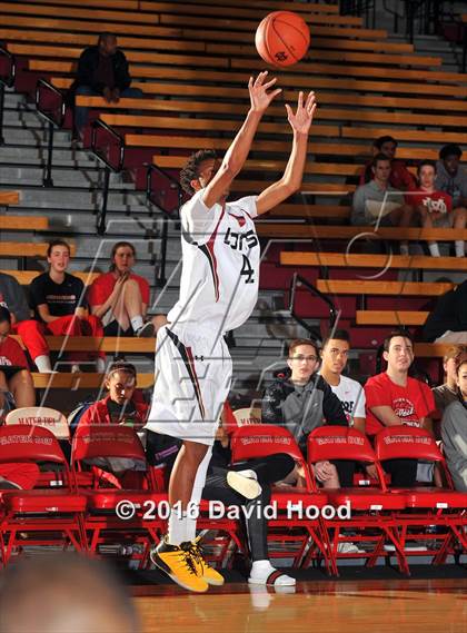 Thumbnail 1 in Windward vs. JSerra Catholic (Nike Extravaganza) photogallery.