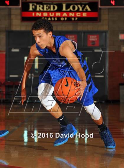 Thumbnail 1 in Windward vs. JSerra Catholic (Nike Extravaganza) photogallery.