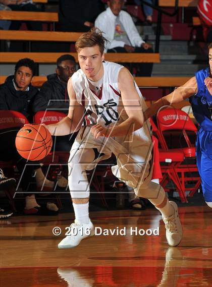 Thumbnail 3 in Windward vs. JSerra Catholic (Nike Extravaganza) photogallery.