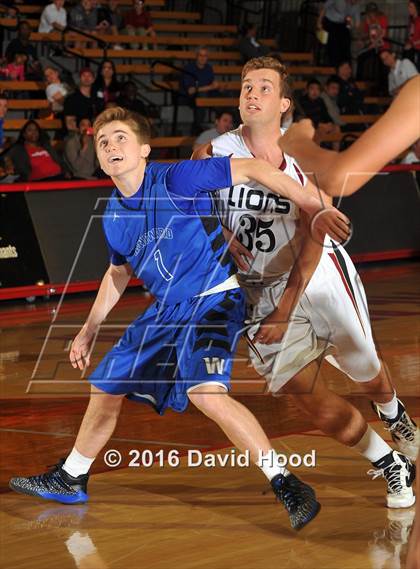 Thumbnail 2 in Windward vs. JSerra Catholic (Nike Extravaganza) photogallery.