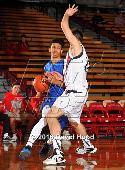 Thumbnail 2 in Windward vs. JSerra Catholic (Nike Extravaganza) photogallery.