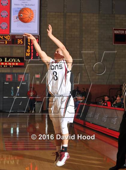 Thumbnail 1 in Windward vs. JSerra Catholic (Nike Extravaganza) photogallery.
