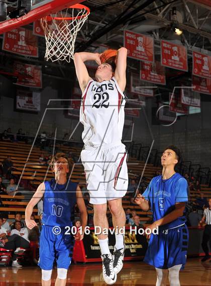 Thumbnail 2 in Windward vs. JSerra Catholic (Nike Extravaganza) photogallery.