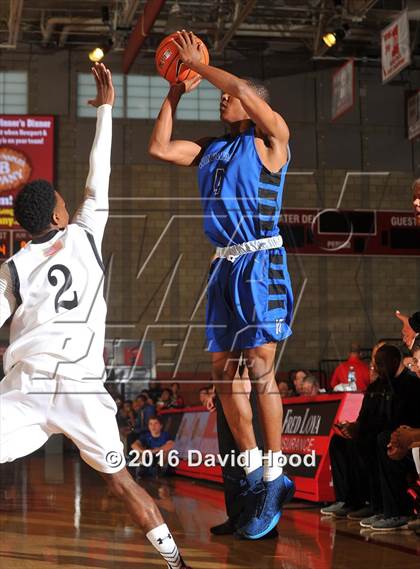 Thumbnail 1 in Windward vs. JSerra Catholic (Nike Extravaganza) photogallery.